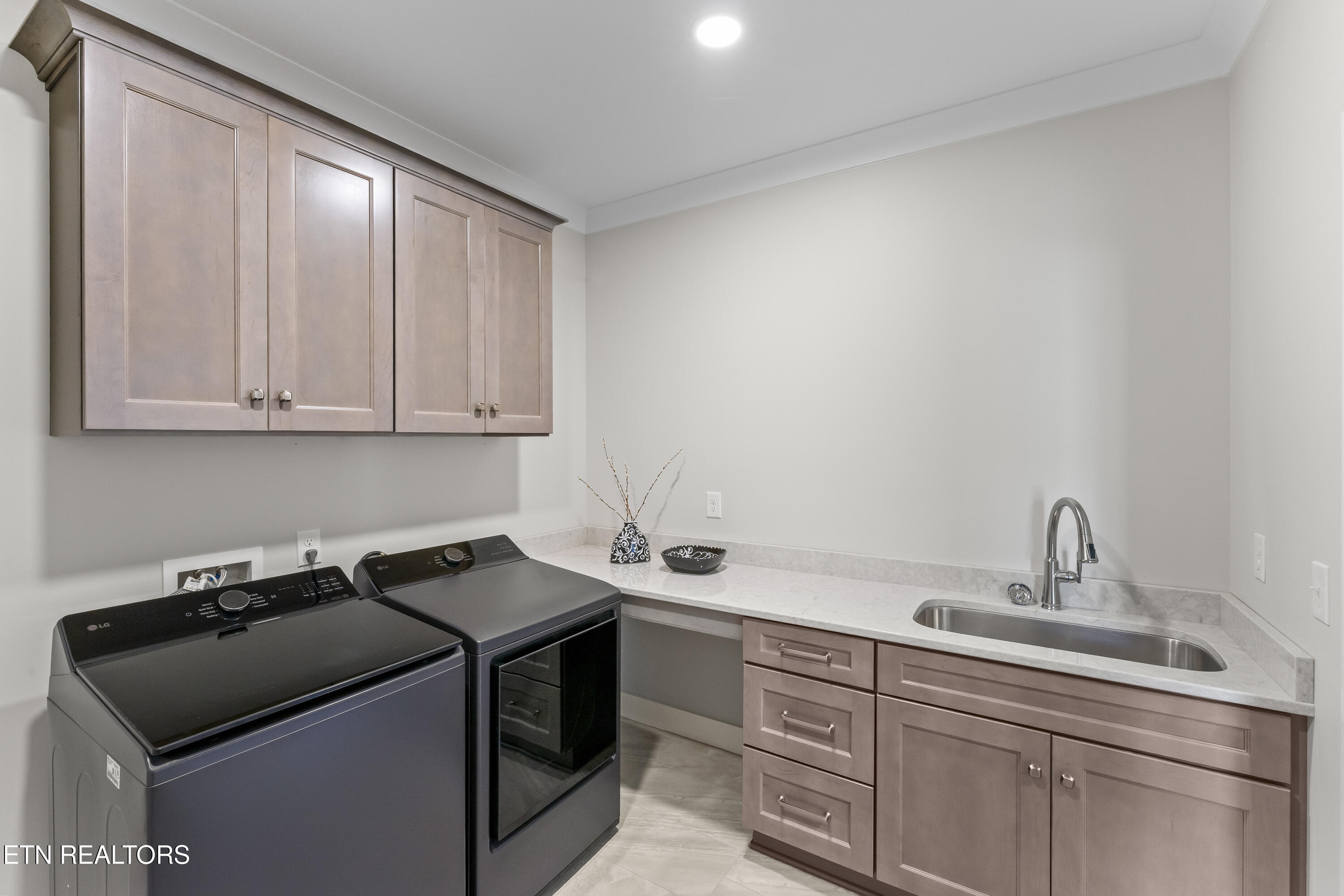 85 Royal Troon Circle Oak Ridge, TN 37830 - Photo 21 of 54 Full laundry with washer & dryer