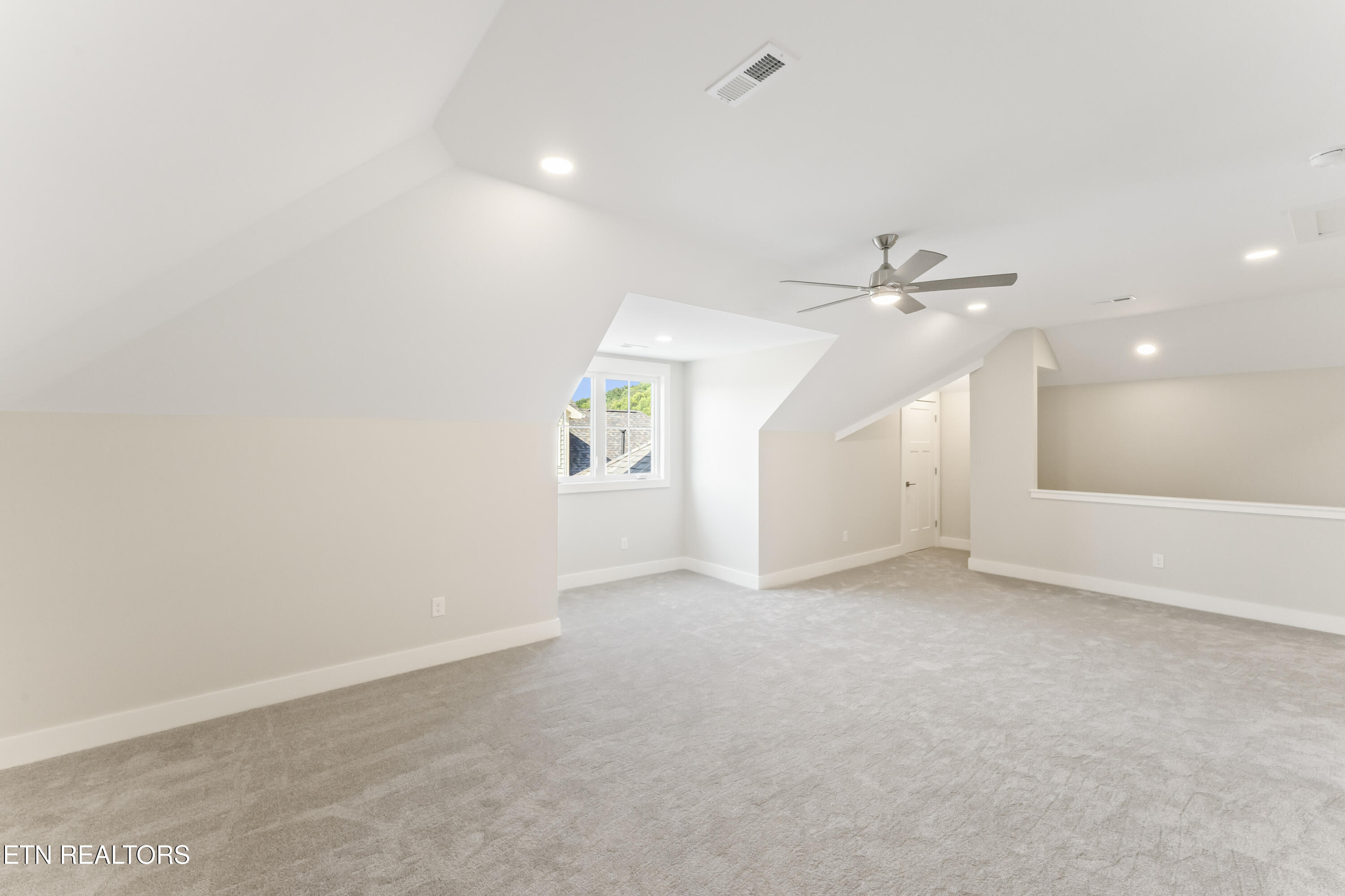 85 Royal Troon Circle Oak Ridge, TN 37830 - Photo 24 of 54 Bonus Room with 9 Ft ceiling