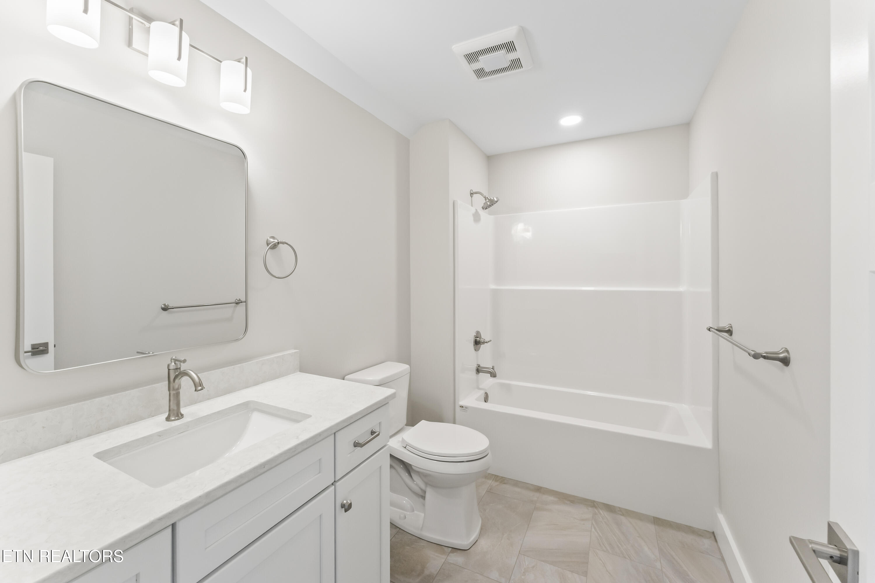 85 Royal Troon Circle Oak Ridge, TN 37830 - Photo 27 of 54 Full Bath upstairs