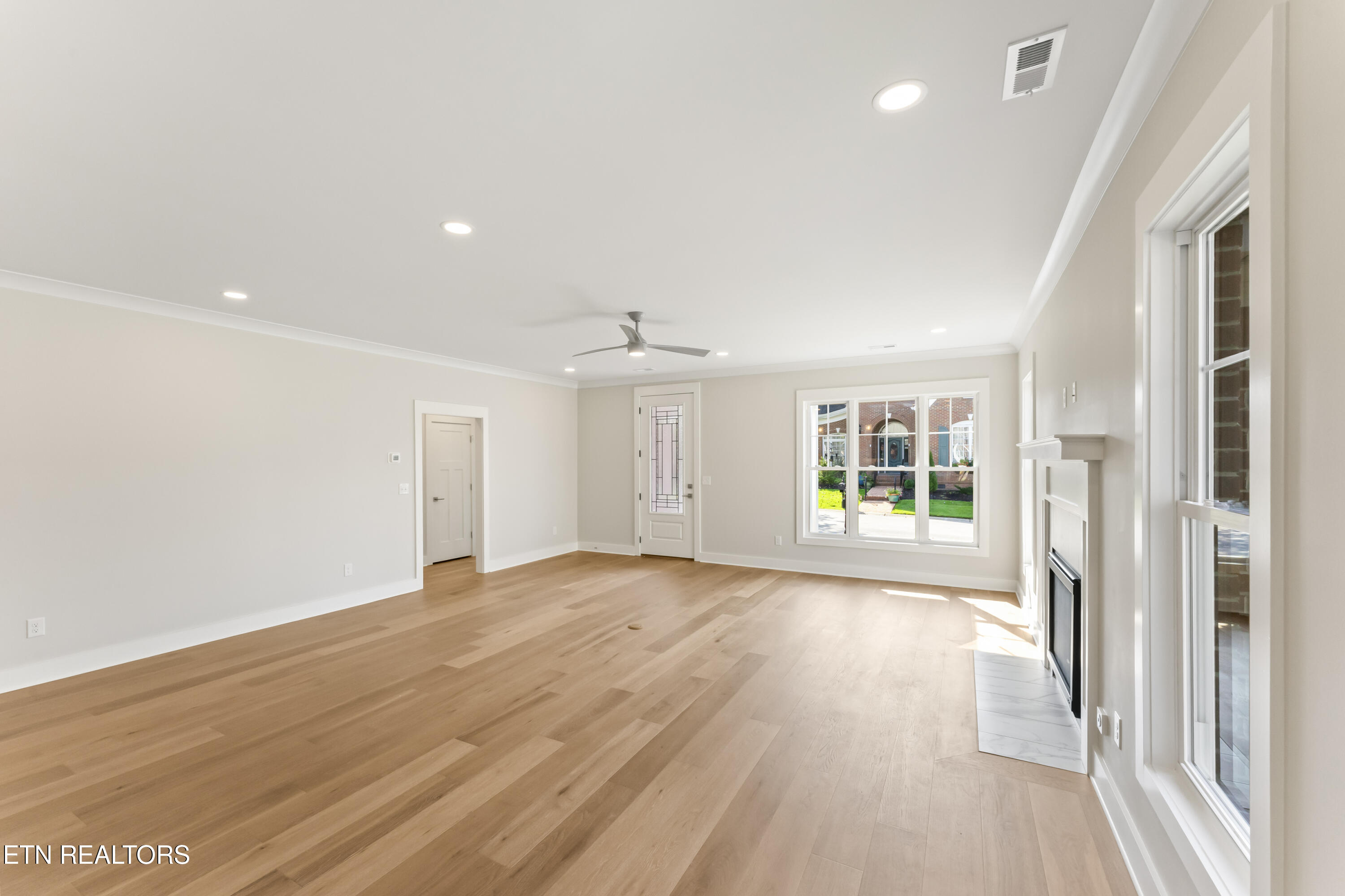 85 Royal Troon Circle Oak Ridge, TN 37830 - Photo 3 of 54 Large Great Room