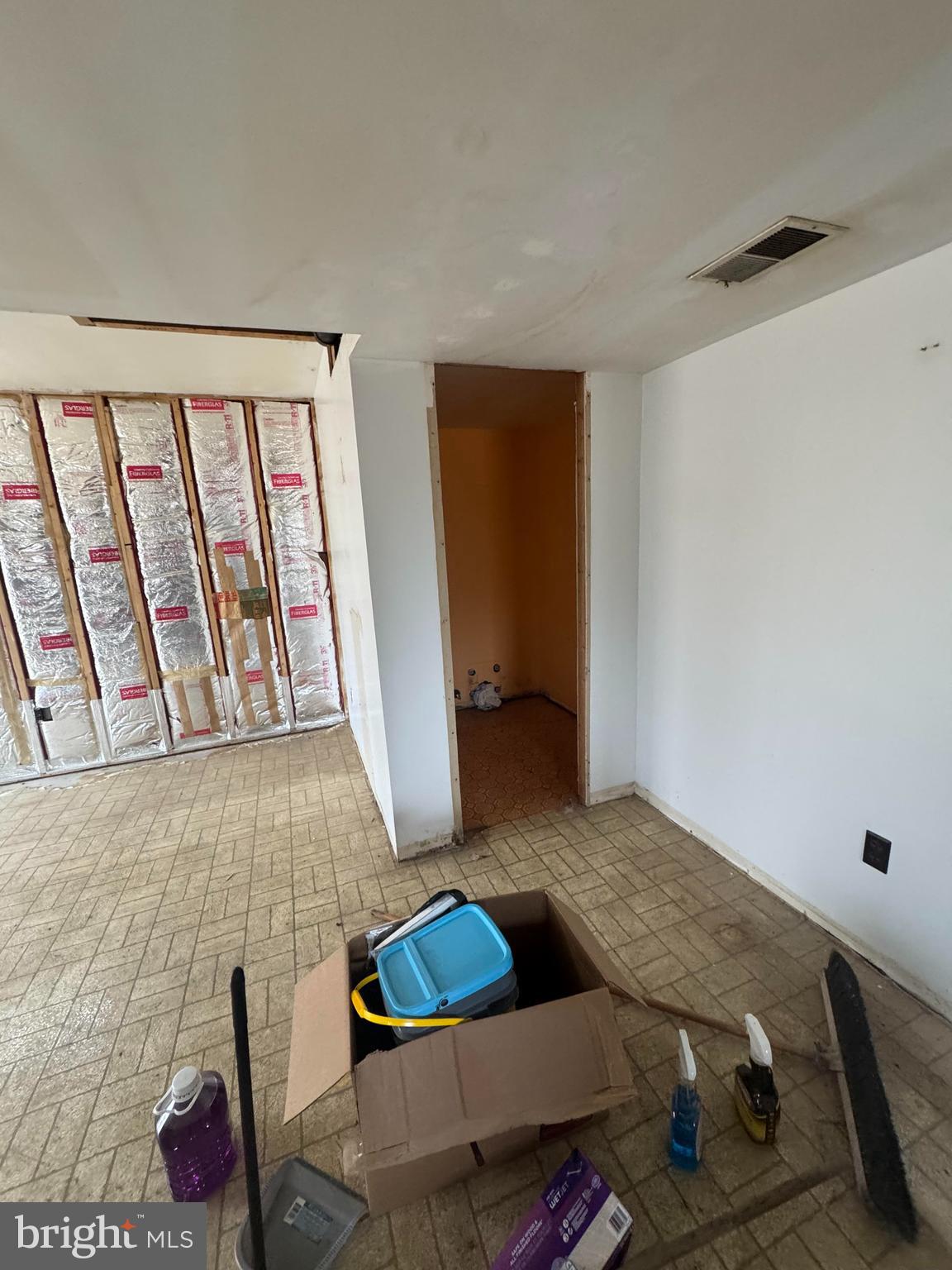 3603 Muddy Creek Road Edgewater, MD 21037 - Photo 16 of 20 a living room with furniture and a rug