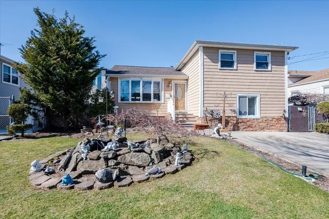 $1,050,000 | 22 Cheshire Road, Inwood, NY 11096