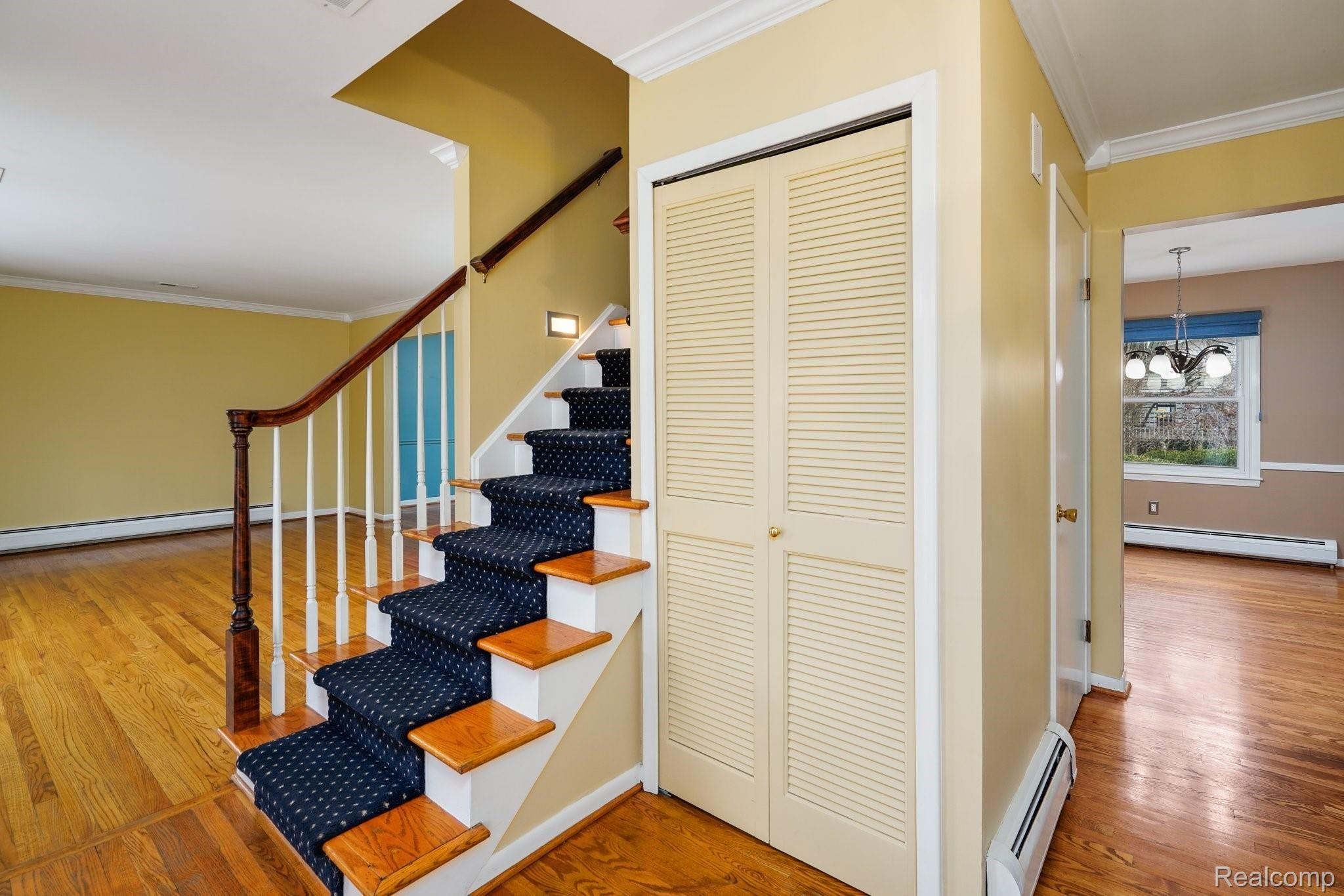 14-web-or-mls-3763 Quarton Bloomfield Twp - 02.jpg