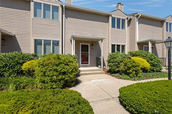 $389,900 | 20 Tamarac Drive, Unit 20B, Smithfield, RI 02828