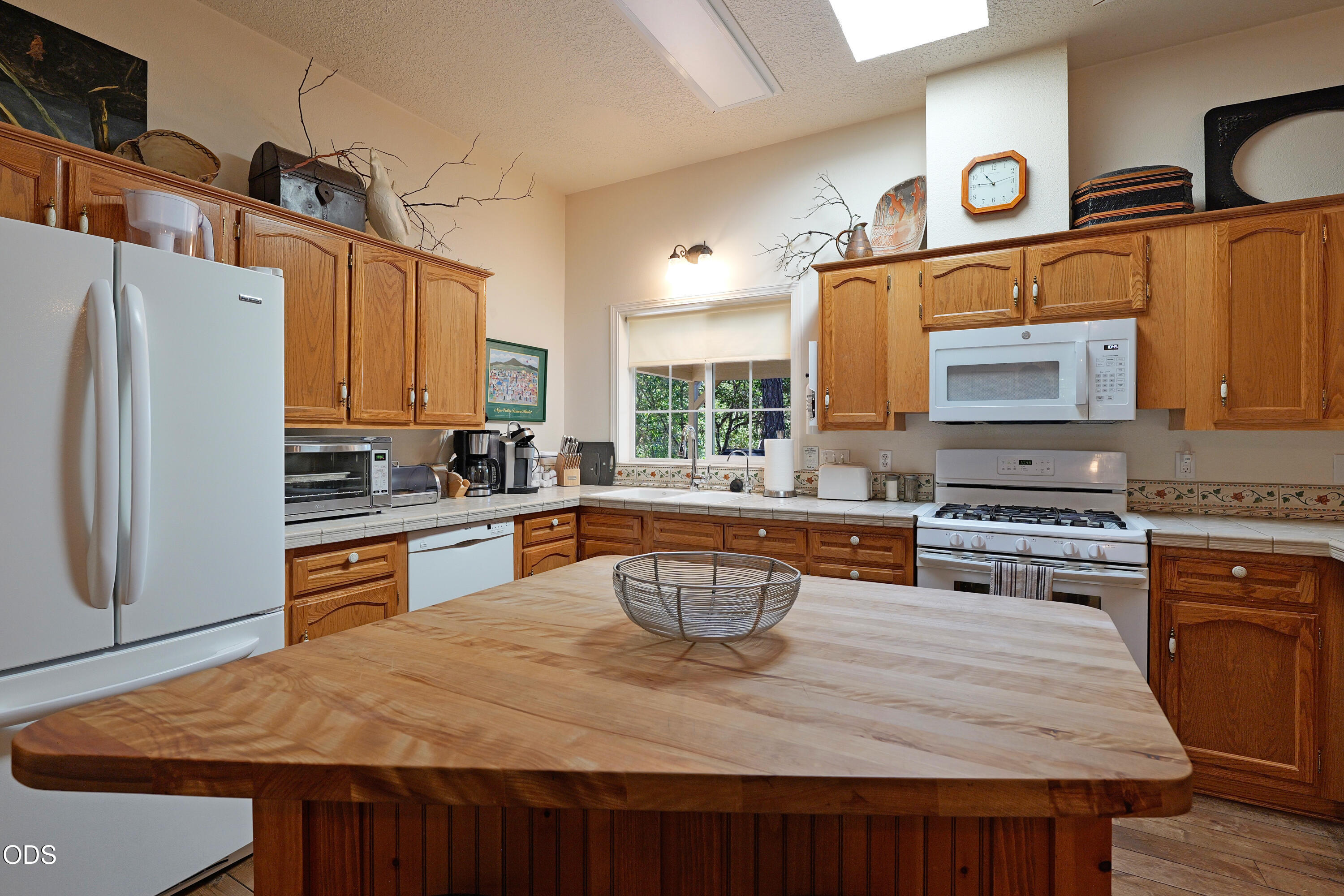2579 Old Ferry Road Shady Cove, OR 97539 - Photo 12 of 54 Gallery Image 12