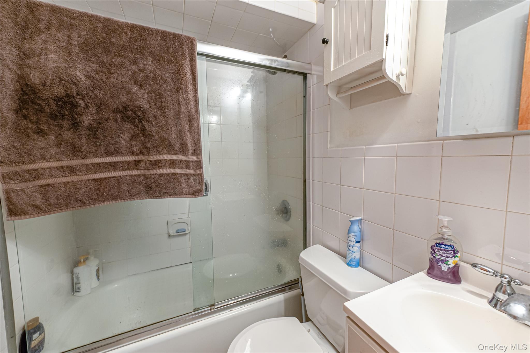 33 Soloff Road Massapequa, NY 11758 - Photo 14 of 42