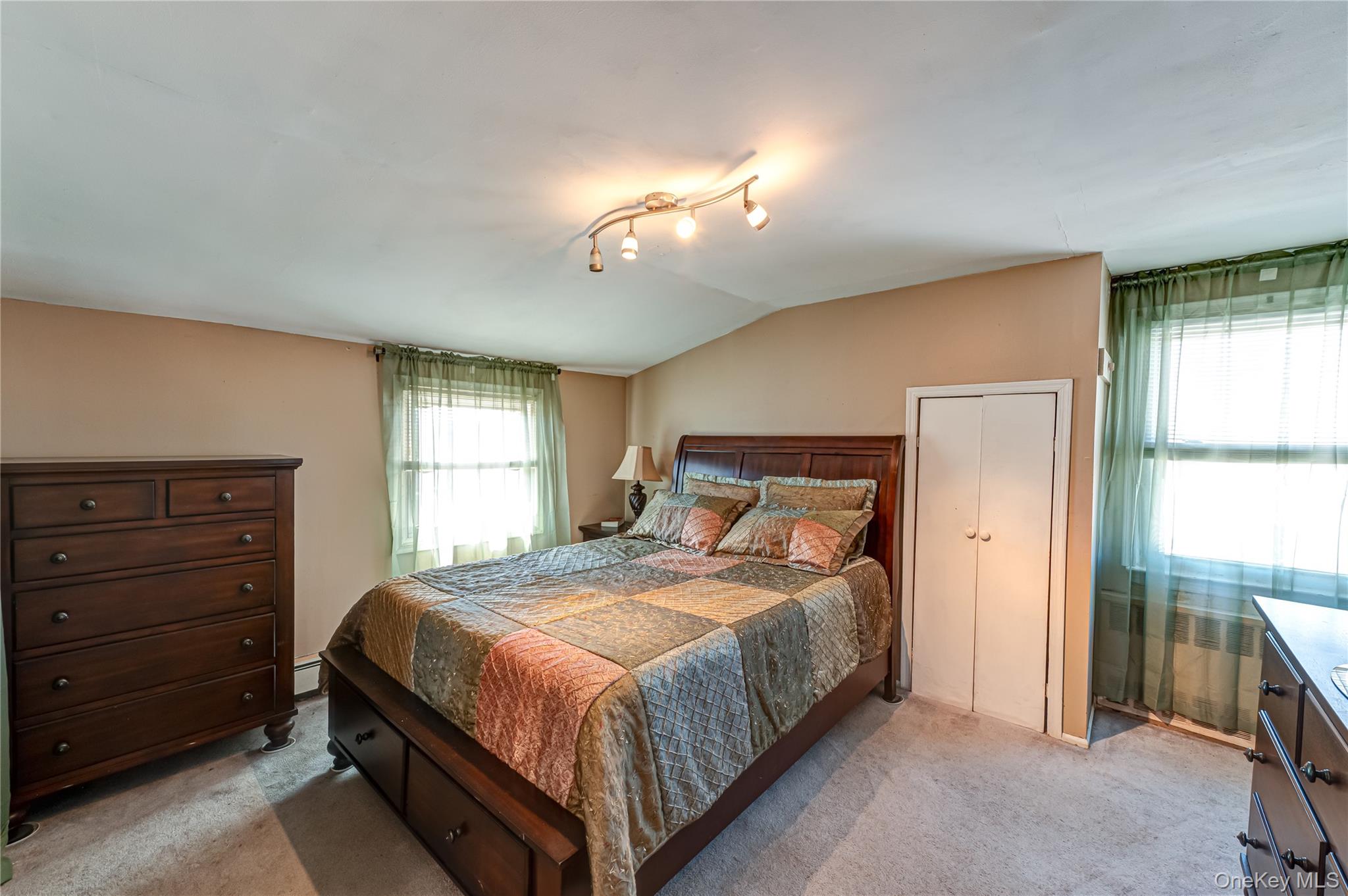 33 Soloff Road Massapequa, NY 11758 - Photo 16 of 42