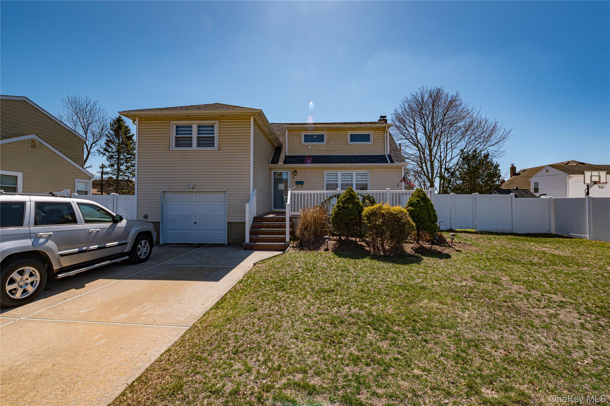 33 Soloff Road Massapequa, NY 11758 - Photo 3 of 42
