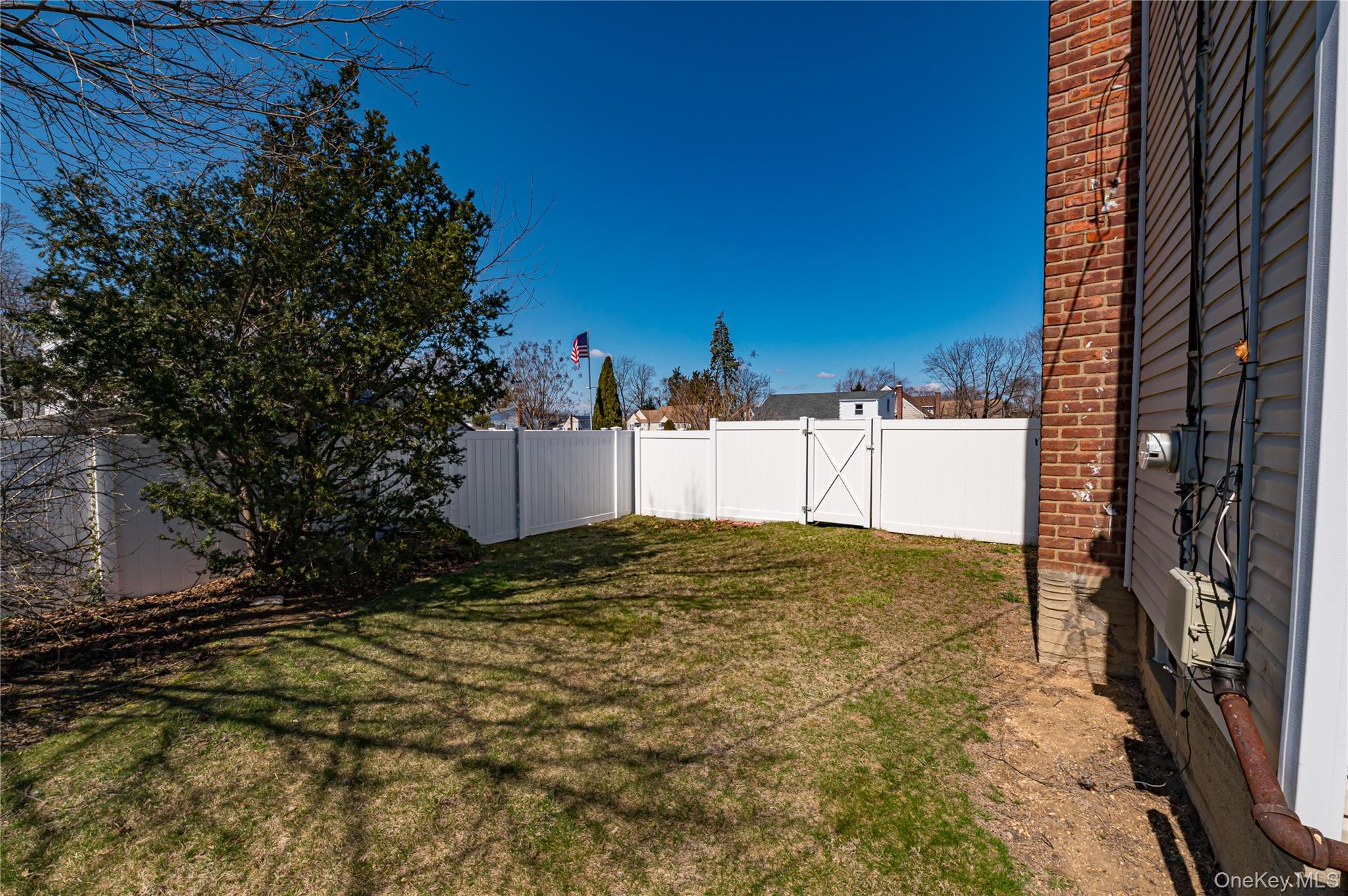 33 Soloff Road Massapequa, NY 11758 - Photo 37 of 42