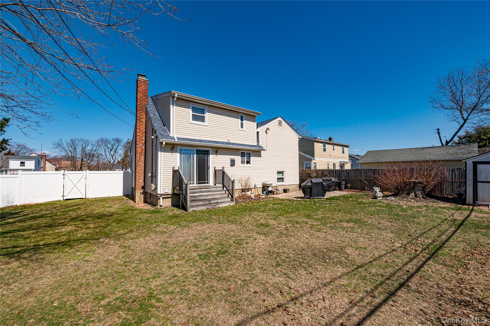 33 Soloff Road Massapequa, NY 11758 - Photo 39 of 42