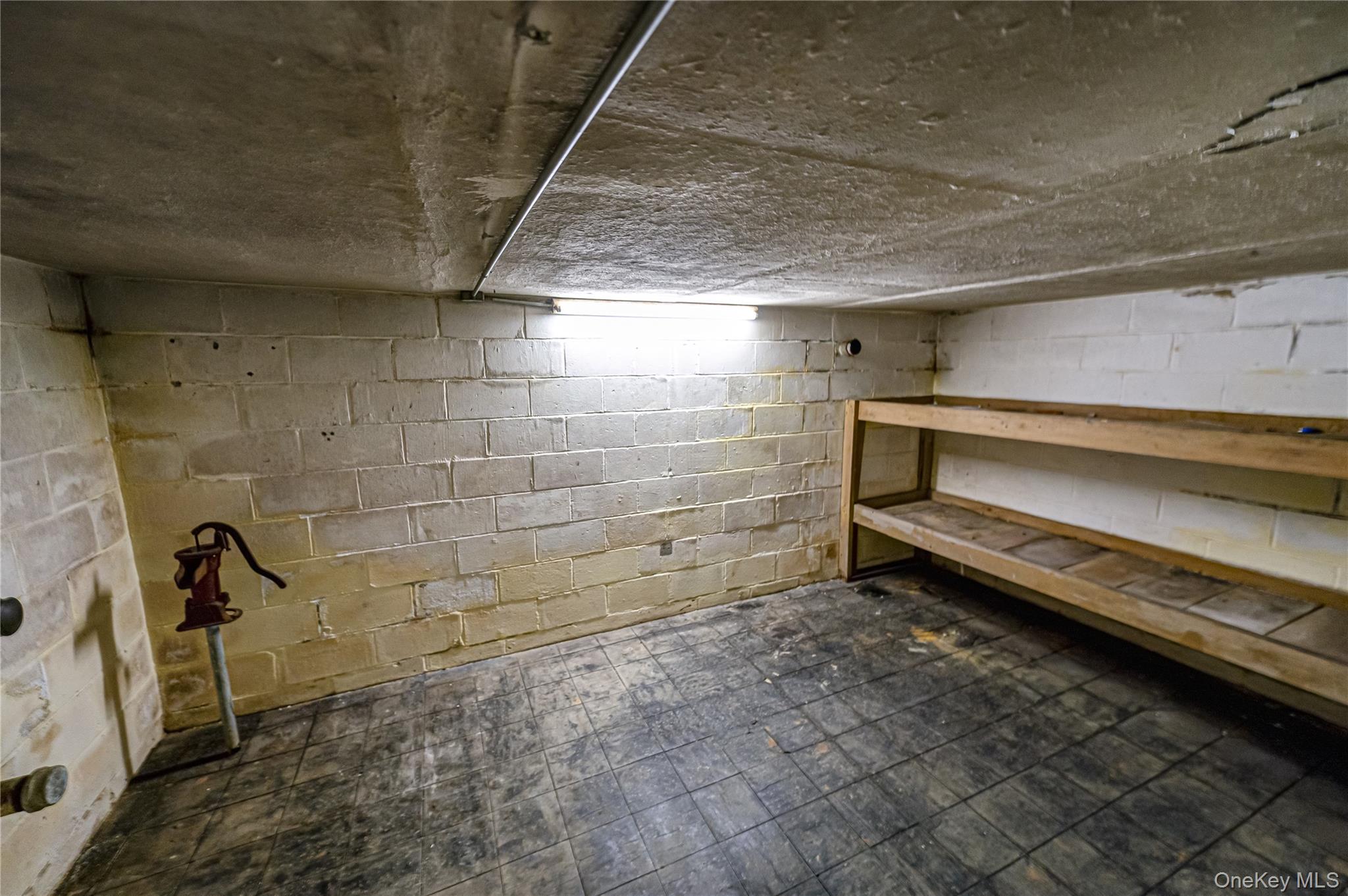 33 Soloff Road Massapequa, NY 11758 - Photo 10 of 42