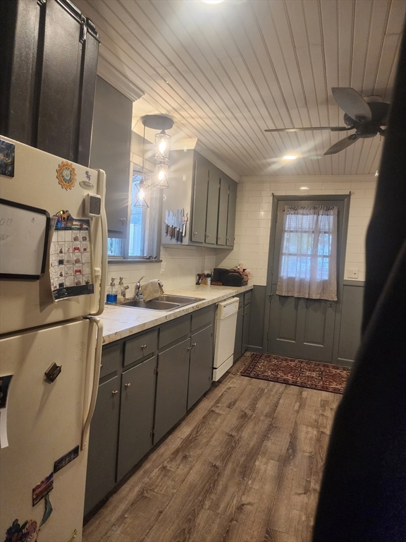 47 Keith Street Springfield, MA 01108 - Photo 4 of 18