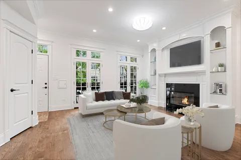 $1,799,000 | 4336 North Claremont Avenue, Chicago, IL 60618