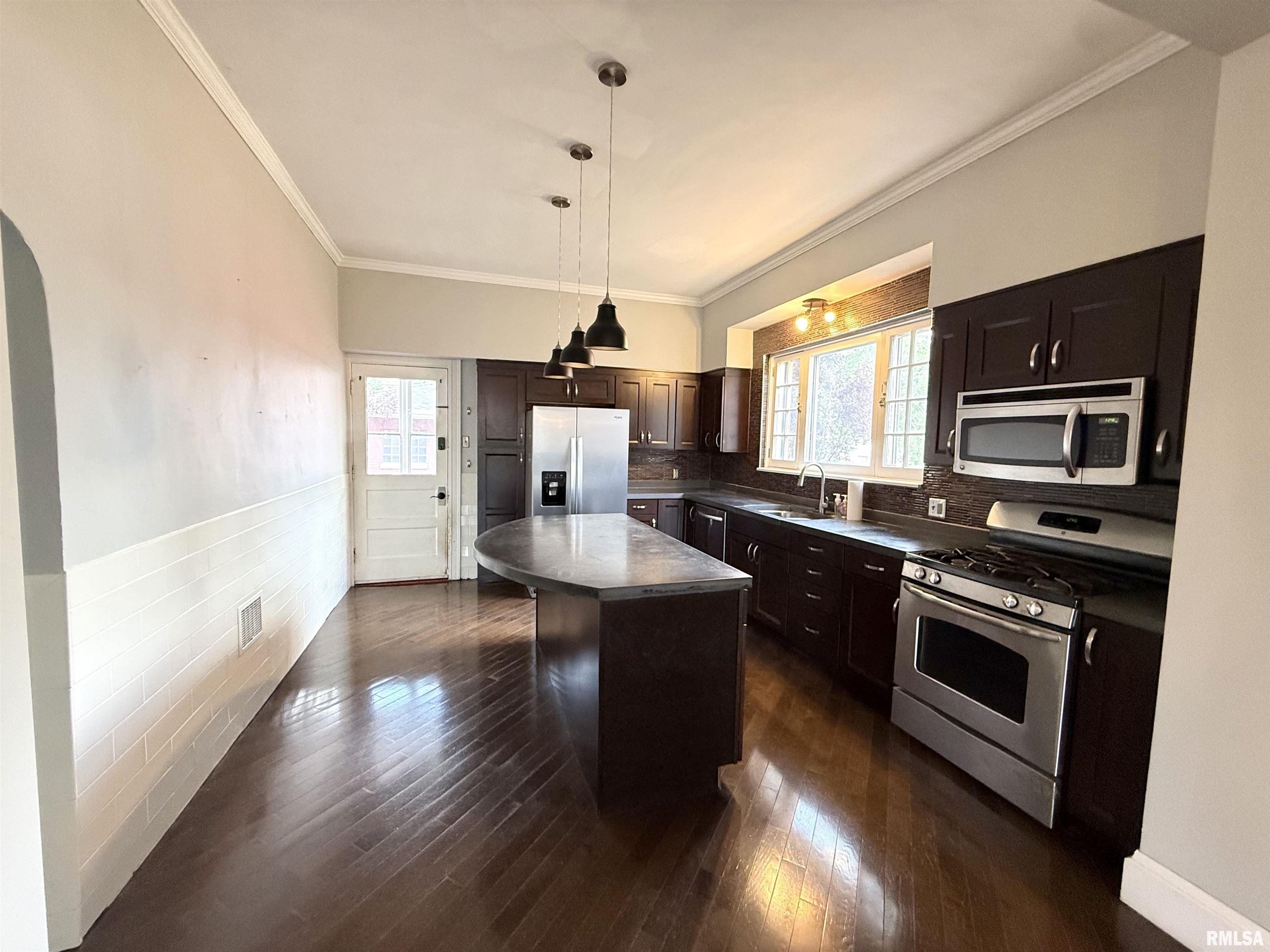 1329 Spring Street Quincy, IL 62301 - Photo 13 of 33