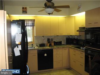 512 Collins Drive Springfield, PA 19064 - Photo 5 of 12 Kitchen
