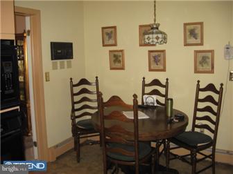 512 Collins Drive Springfield, PA 19064 - Photo 6 of 12 Kitchen