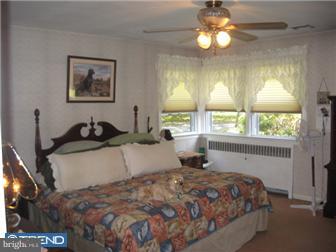 512 Collins Drive Springfield, PA 19064 - Photo 8 of 12 Bedroom - Main
