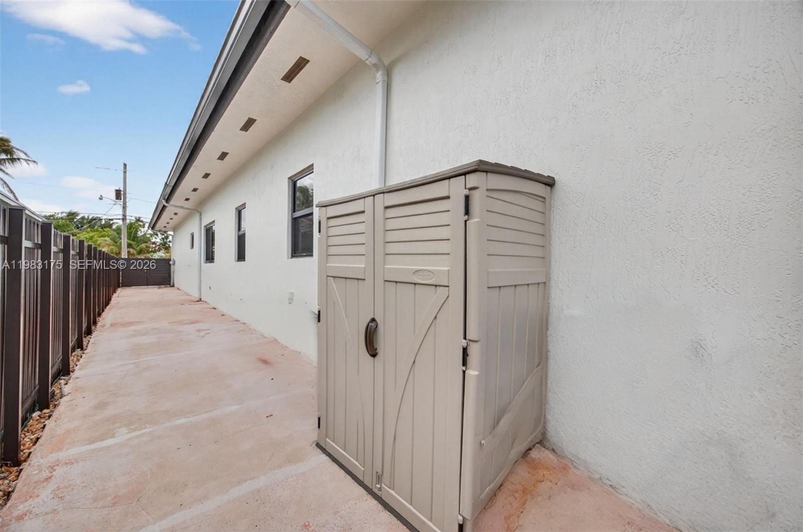 4159 Southwest 85th Avenue Miami, FL 33155 - Photo 52 of 57