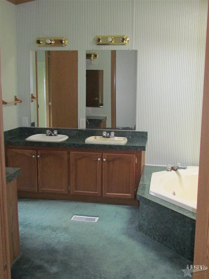 9110 Goshen Road Fort Wayne, IN 46818 - Photo 8 of 22