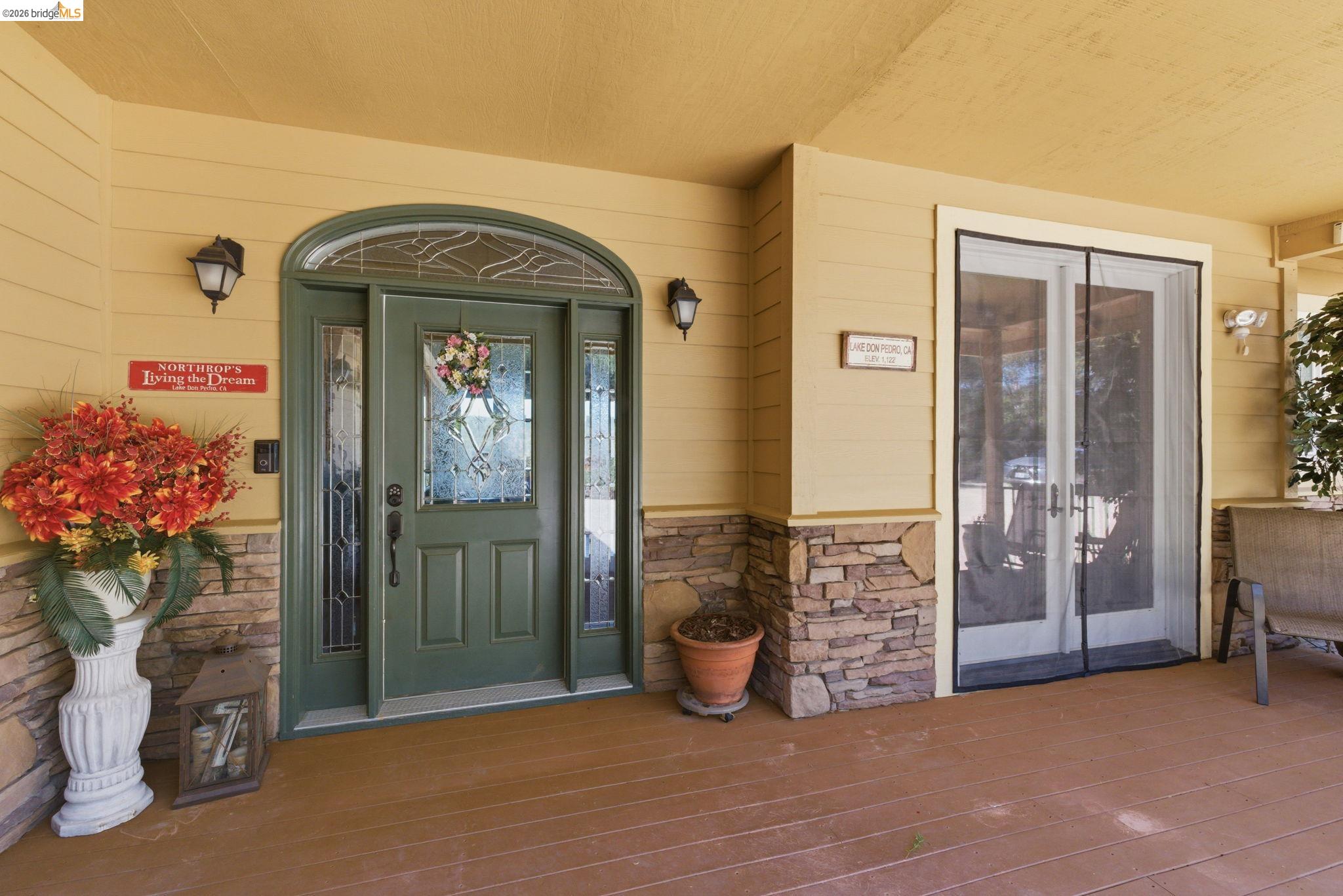 12808 Mammoth Mine Road Jamestown, CA 95327 - Photo 5 of 66 a view of livingroom with furniture