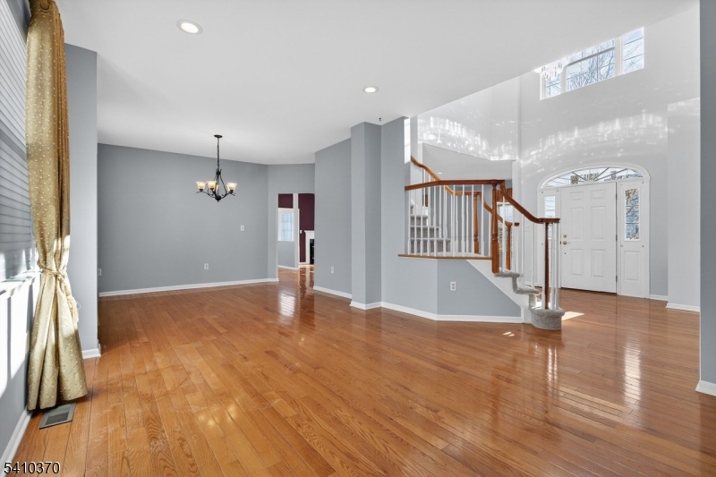 27 Liberty Ridge Road Bernards, NJ 07920 - Photo 3 of 30