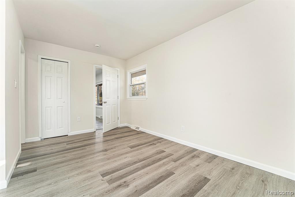 24614 Taft Road Novi, MI 48375 - Photo 14 of 28