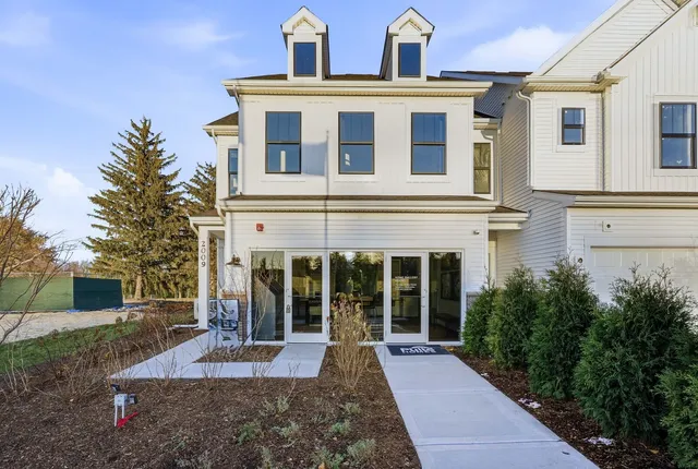 $449,822 | 1979 Leiter Way, Unit 12004, Hoffman Estates, IL 60169