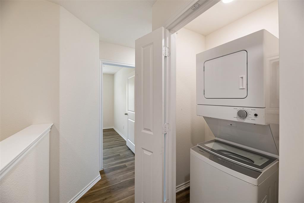 805 South 6th Street Bonham, TX 75418 - Photo 11 of 22