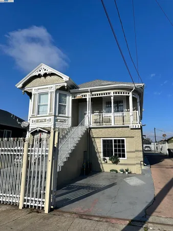 $949,950 | 1725 96th Avenue, Oakland, CA 94603