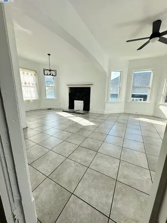 $949,950 | 1725 96th Avenue, Oakland, CA 94603
