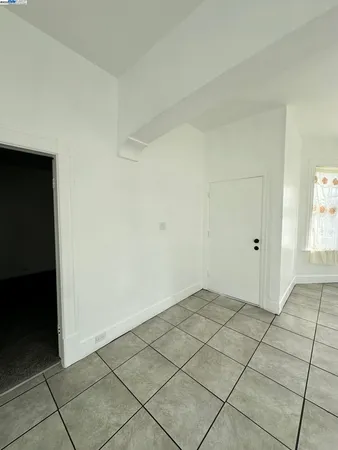 $949,950 | 1725 96th Avenue, Oakland, CA 94603