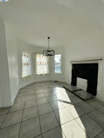 $949,950 | 1725 96th Avenue, Oakland, CA 94603
