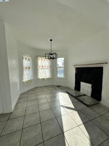 $979,950 | 1725 96th Avenue, Oakland, CA 94603