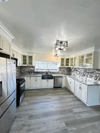 $949,950 | 1725 96th Avenue, Oakland, CA 94603