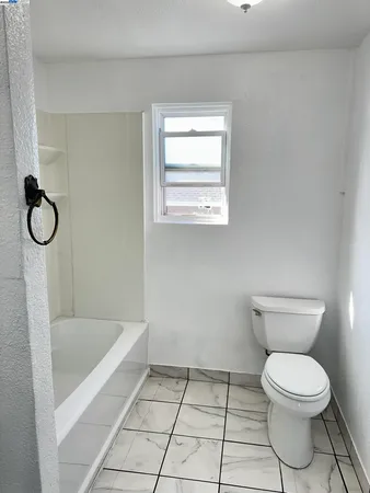 $949,950 | 1725 96th Avenue, Oakland, CA 94603