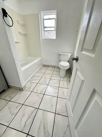 $979,950 | 1725 96th Avenue, Oakland, CA 94603