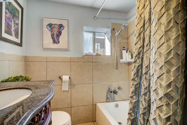 $949,950 | 1725 96th Avenue, Oakland, CA 94603