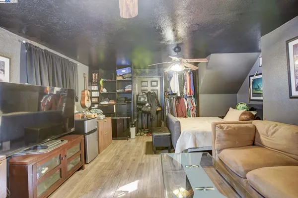 $949,950 | 1725 96th Avenue, Oakland, CA 94603