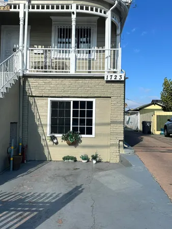 $949,950 | 1725 96th Avenue, Oakland, CA 94603