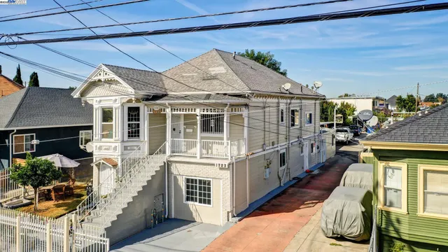 $979,950 | 1725 96th Avenue, Oakland, CA 94603