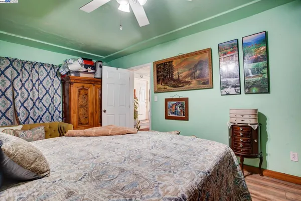 $949,950 | 1725 96th Avenue, Oakland, CA 94603