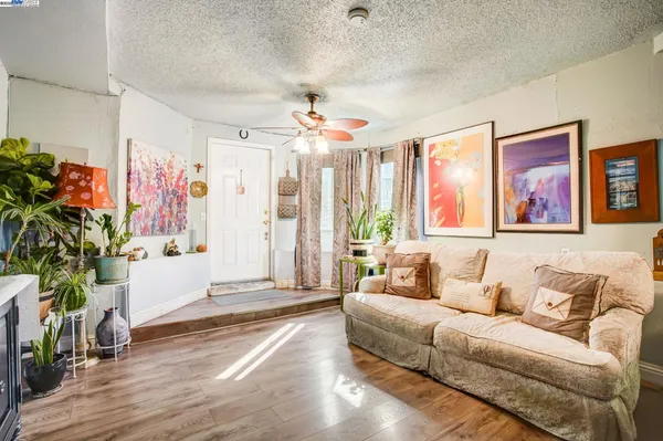 $949,950 | 1725 96th Avenue, Oakland, CA 94603