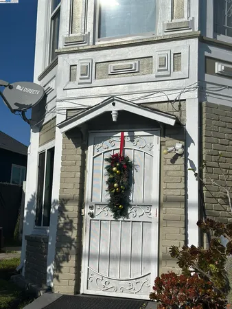 $949,950 | 1725 96th Avenue, Oakland, CA 94603