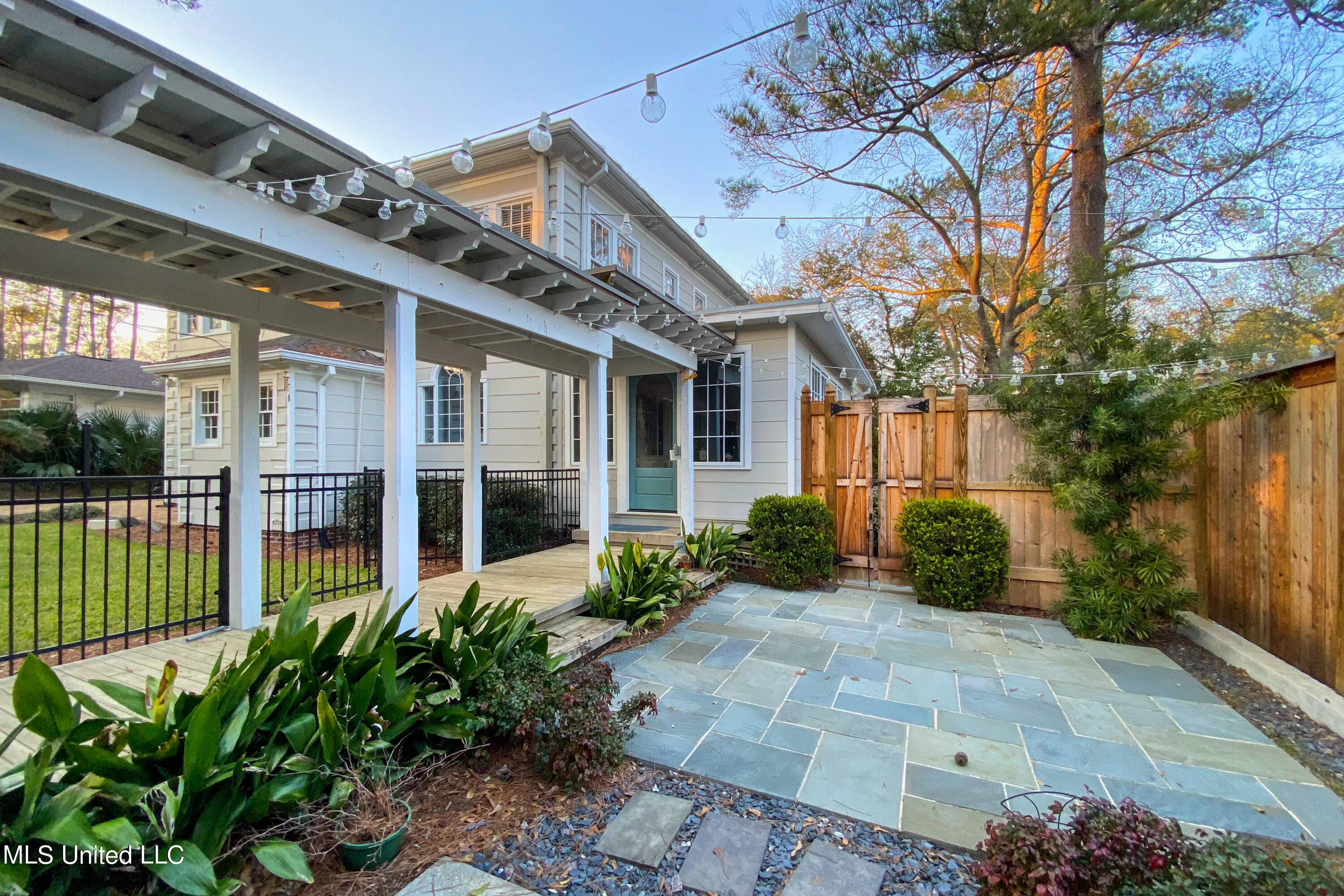 263 Ridge St-38