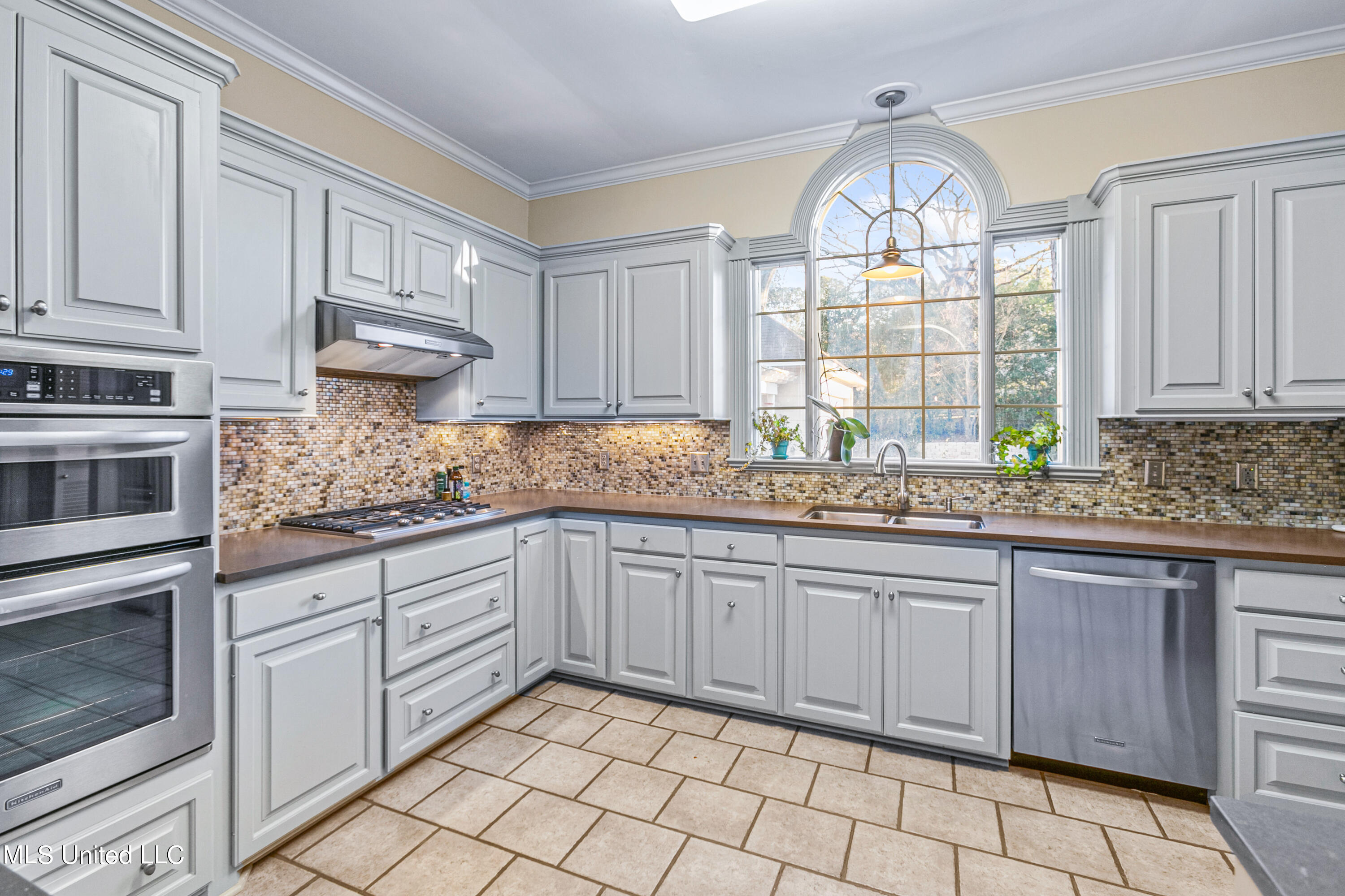 263 Ridge St-18