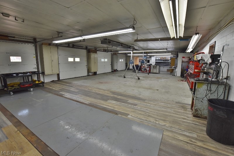 5007 Raven Road Southeast Carrollton, OH 44615 - Photo 31 of 50 Inside the 5 bay garage