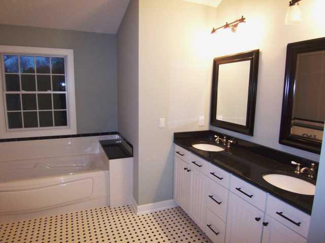 7989 Evanston Road Indianapolis, IN 46240 - Photo 6 of 11 Gallery Image 6