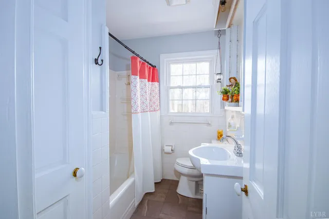 $469,900 | 3016 Cardinal Place, Lynchburg, VA 24503