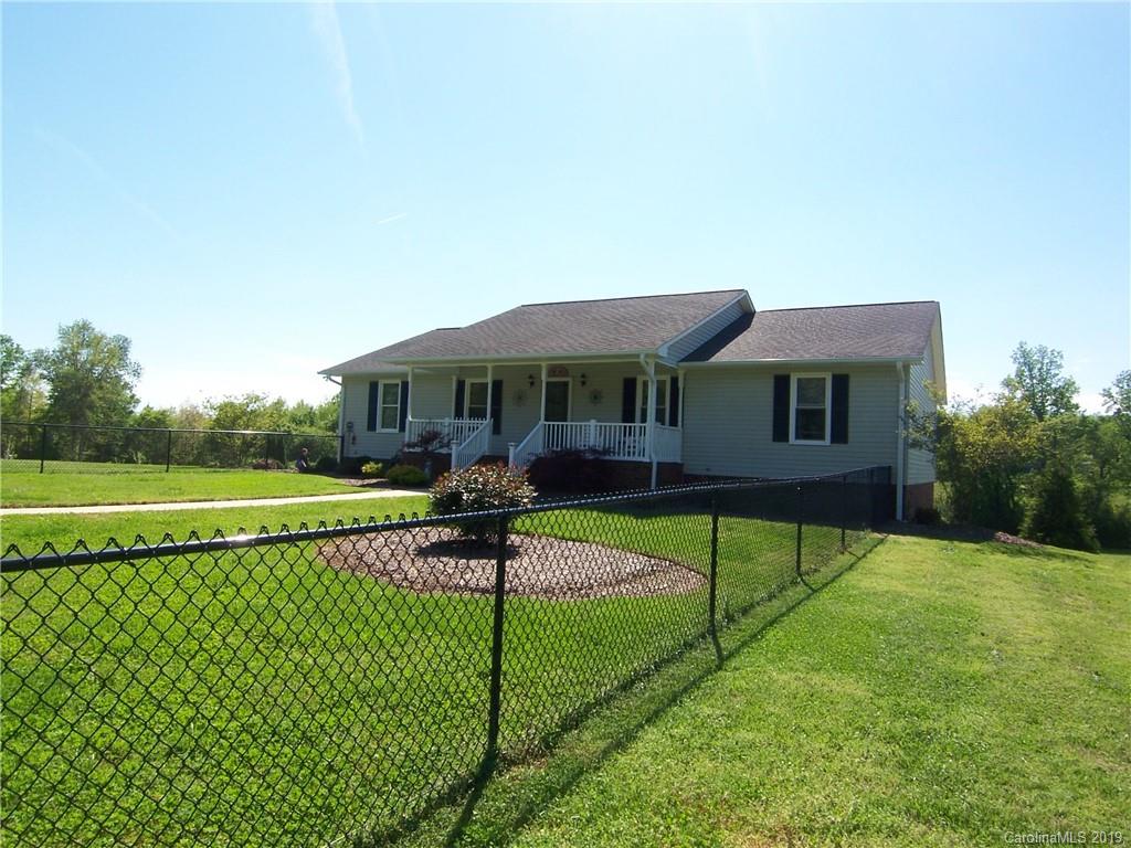 124 Laren Road Shelby, NC 28152 - Photo 2 of 30 a front view of a house with a yard