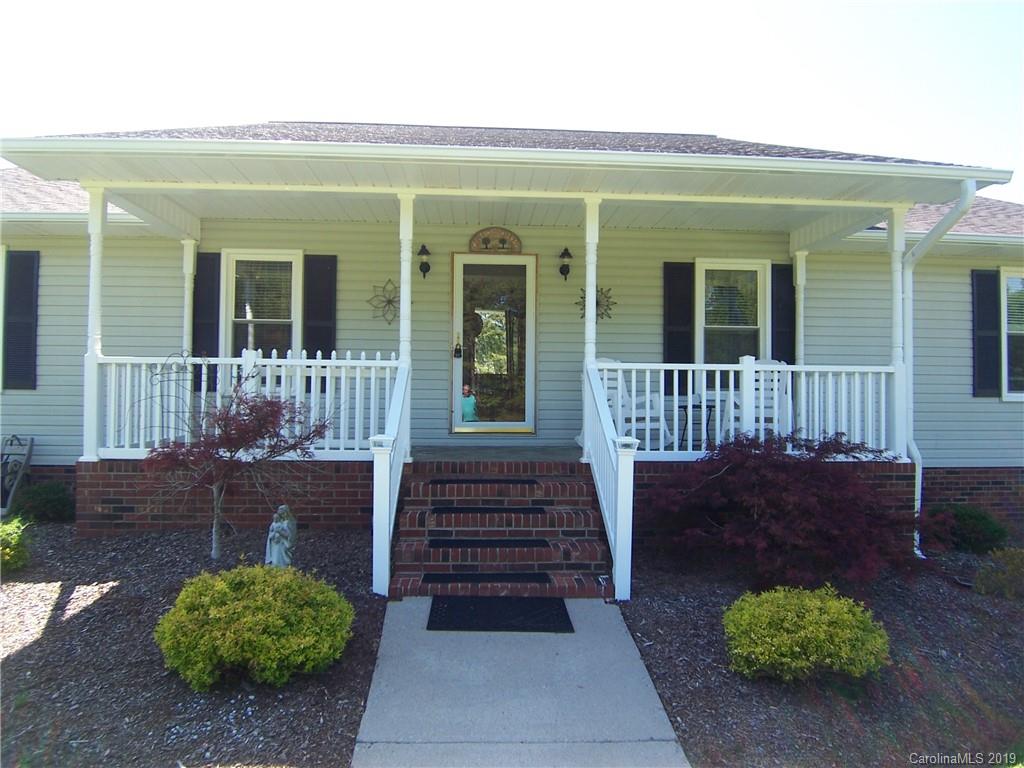 124 Laren Road Shelby, NC 28152 - Photo 4 of 30 a front view of a house with entryway
